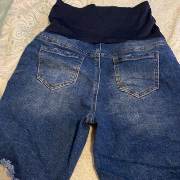 Maternity shorts small 4/6 - Picture 2 of 3